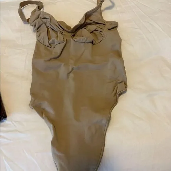 SKIMS Seamless Sculpt Shaping Seamless Thong Bodysuit In Clay Nude 4XL
